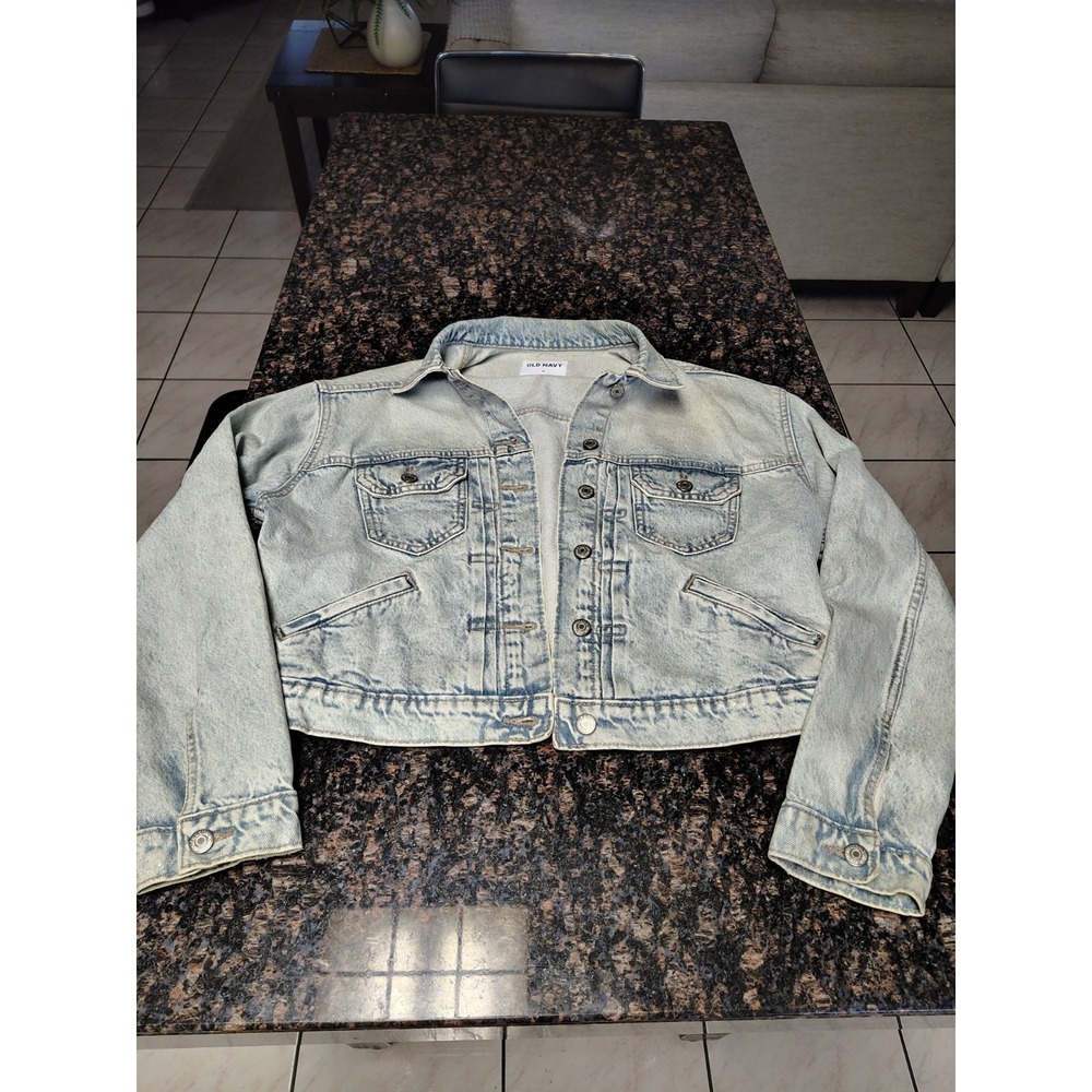 Old Navy Women's Light Wash Trucker Jean Jacket Closet Staple Versatile Sz M